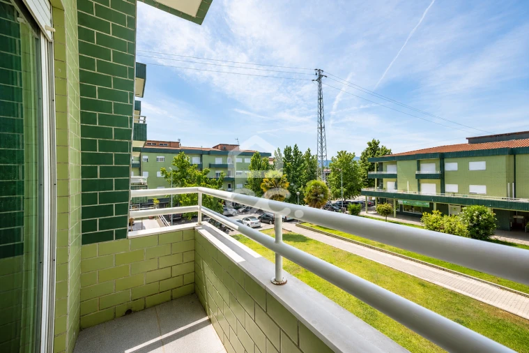 Apartamento T2 para Venda em Delães Foto 17