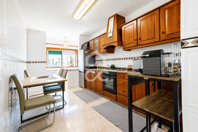 Apartamento T2 para Venda em Delães Foto 2