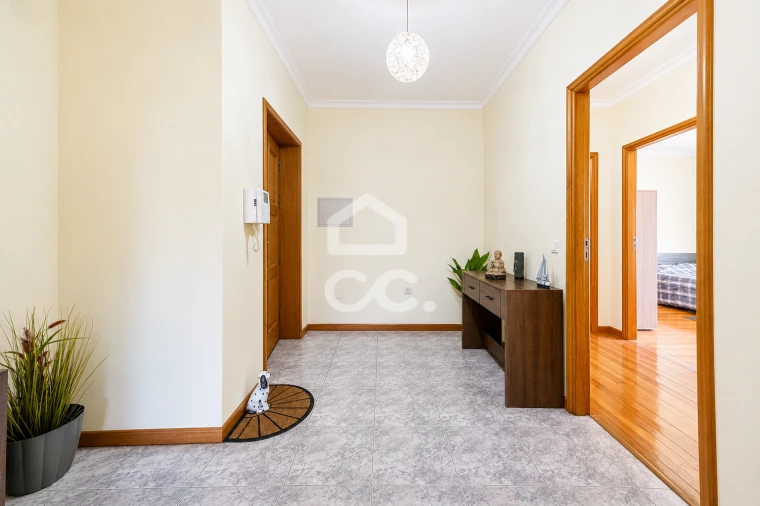 Apartamento T2 para Venda em Delães Foto 14