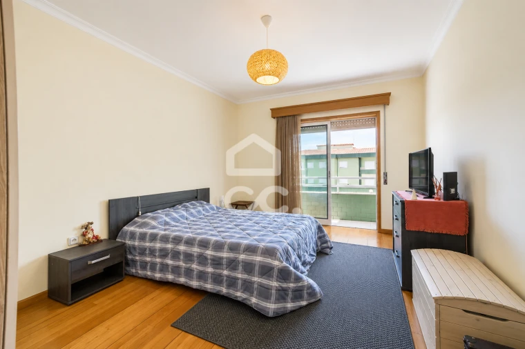 Apartamento T2 para Venda em Delães Foto 4
