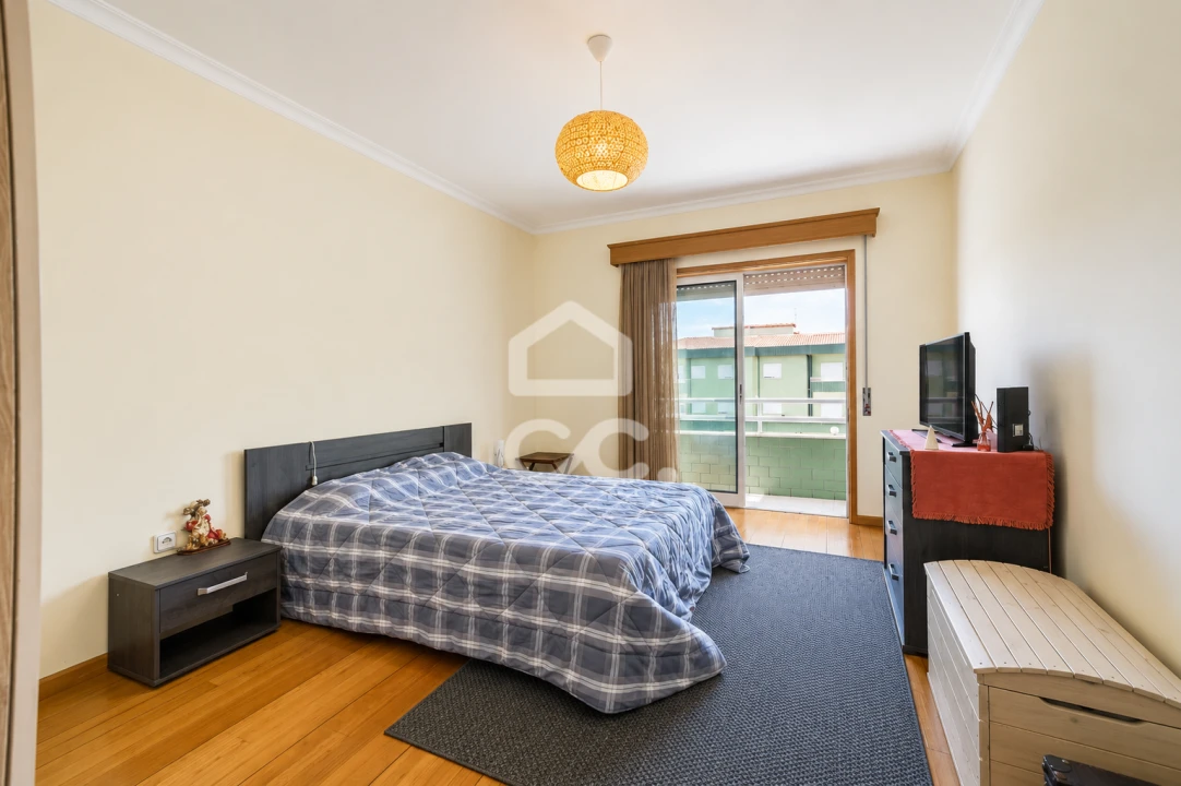 Apartamento T2 para Venda em Delães Foto 4