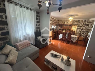 Moradia T4 para Venda em Furnas
