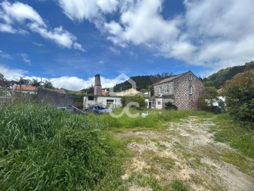 Moradia T4 para Venda em Furnas