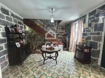 Moradia T4 para Venda em Furnas