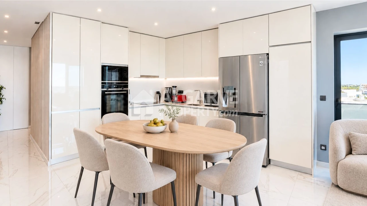 Apartamento T3 para Venda em Quarteira Foto 9