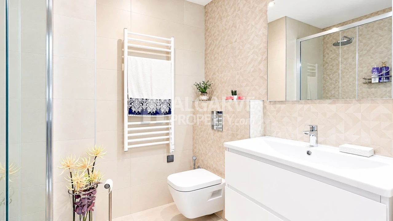 Apartamento T3 para Venda em Quarteira Foto 35