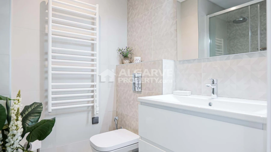 Apartamento T3 para Venda em Quarteira Foto 17