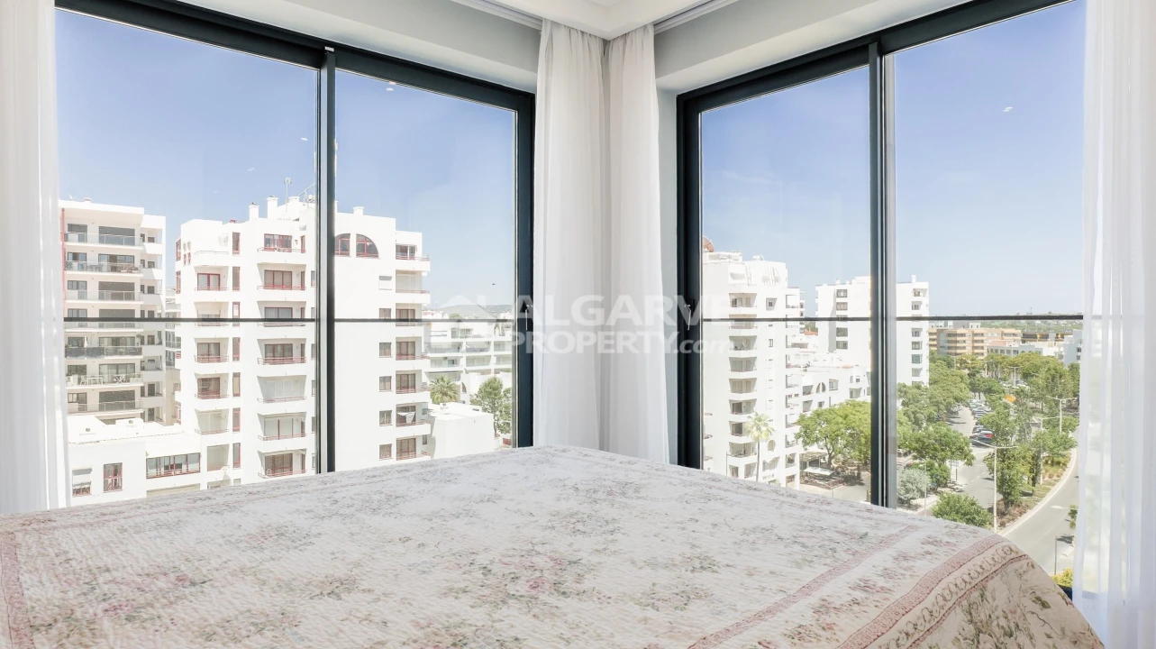 Apartamento T3 para Venda em Quarteira Foto 4