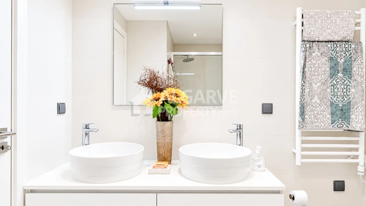 Apartamento T3 para Venda em Quarteira Foto 32