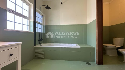 Moradia T5 para Venda em Almancil
