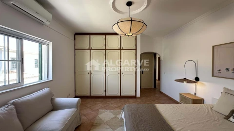 Moradia T5 para Venda em Almancil
