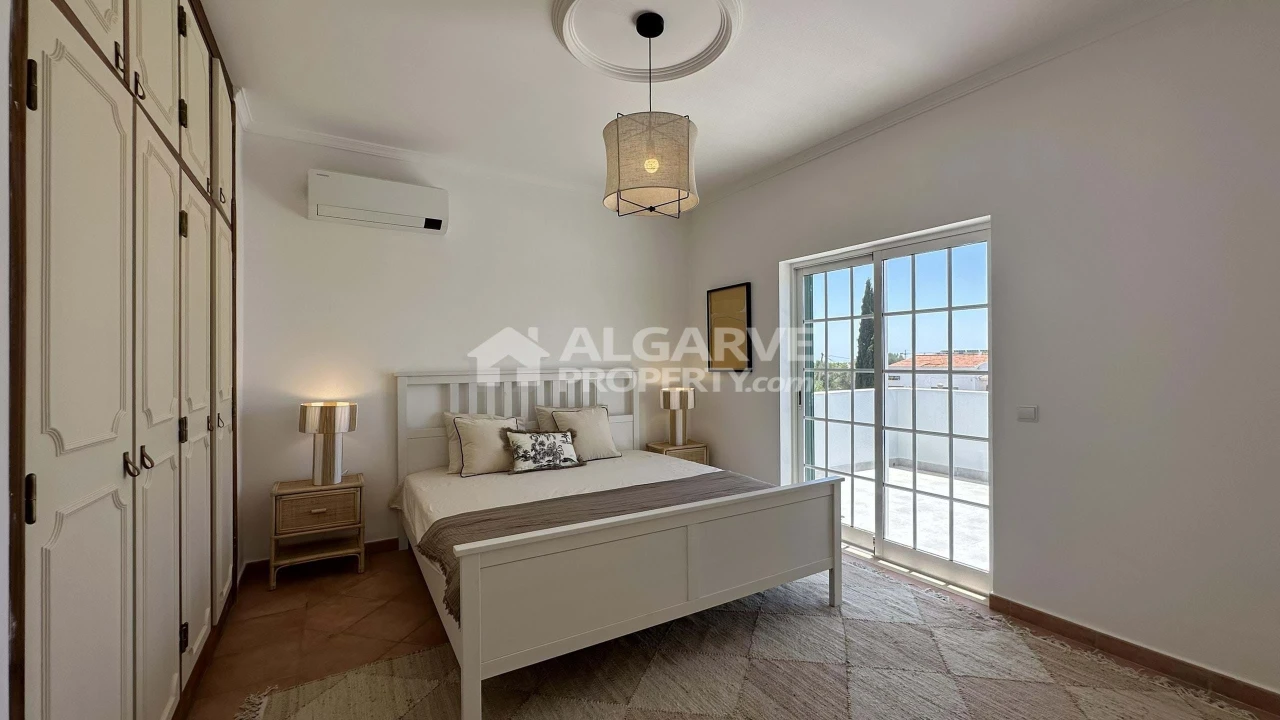 Moradia T5 para Venda em Almancil Foto 46