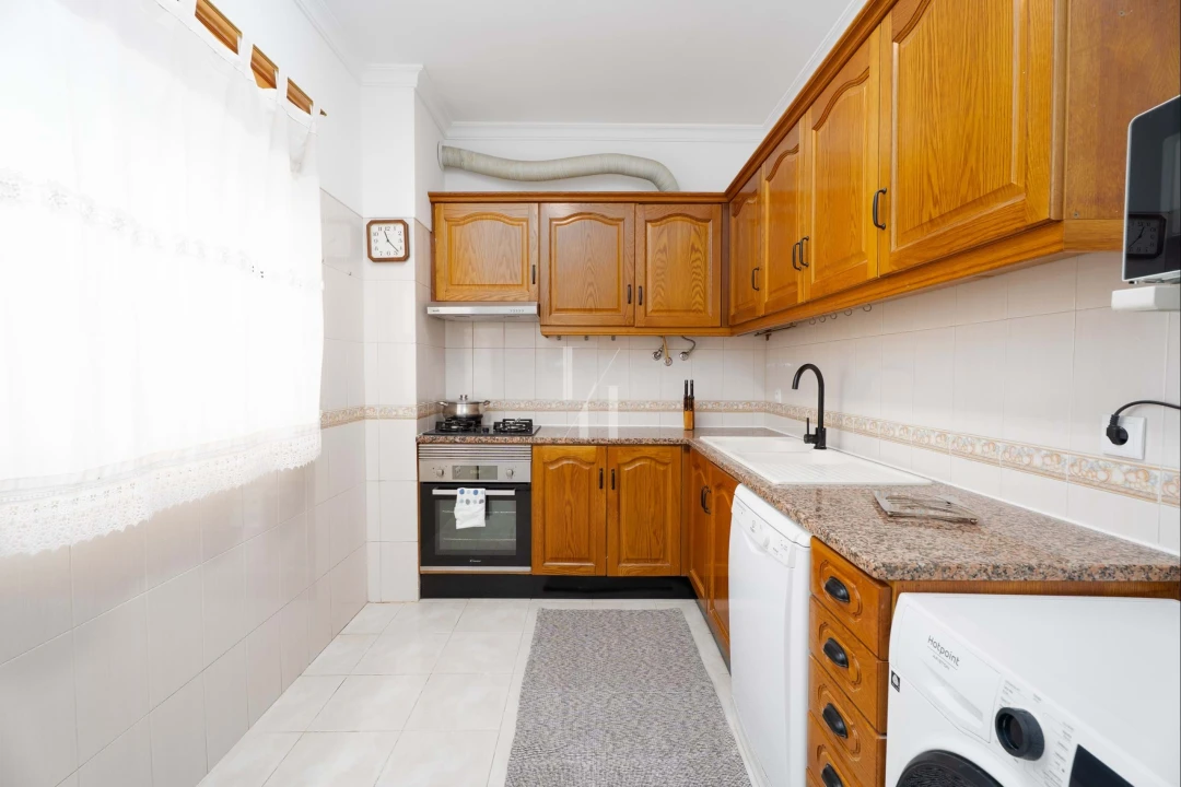 Apartamento T2 para Venda em Quarteira Foto 13
