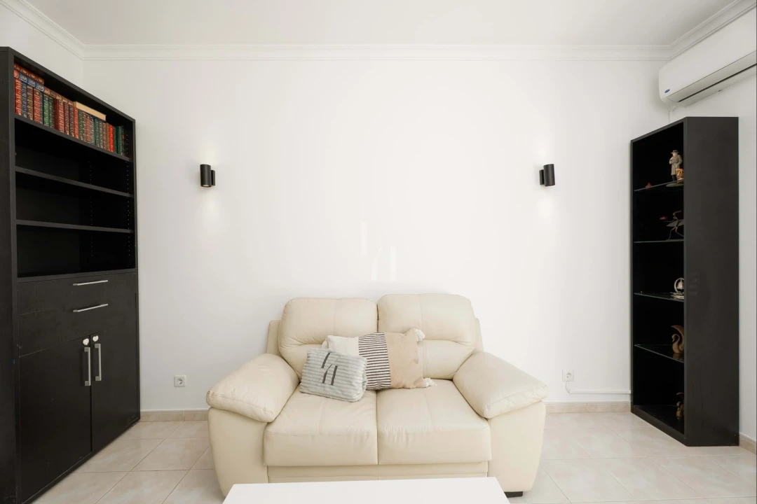 Apartamento T2 para Venda em Quarteira Foto 8