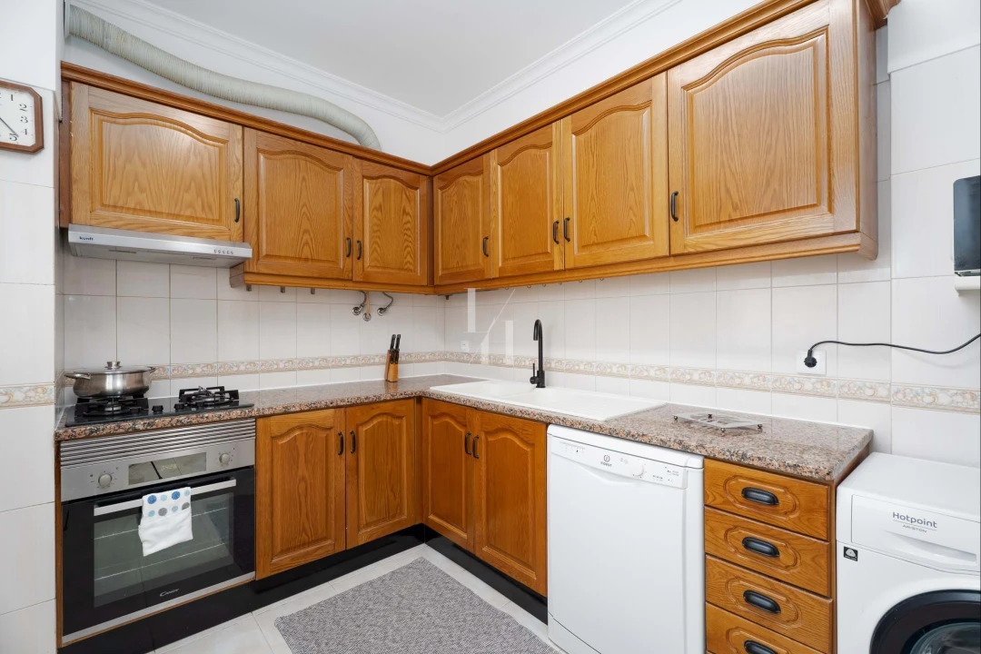 Apartamento T2 para Venda em Quarteira Foto 11