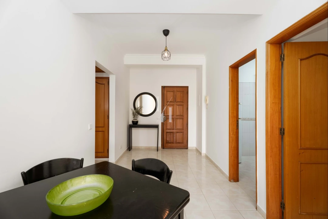 Apartamento T2 para Venda em Quarteira Foto 6