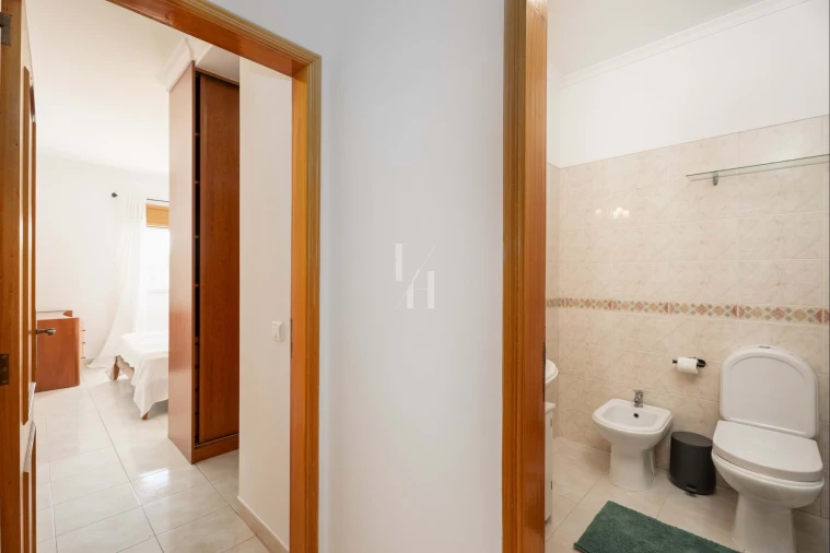 Apartamento T2 para Venda em Quarteira Foto 14