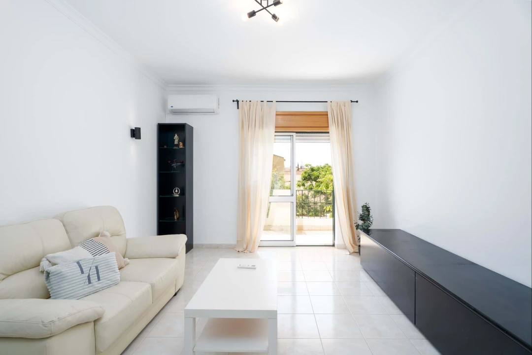 Apartamento T2 para Venda em Quarteira Foto 2