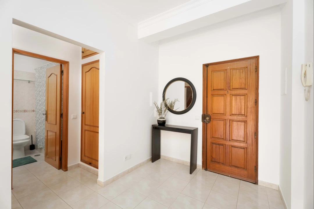 Apartamento T2 para Venda em Quarteira Foto 3