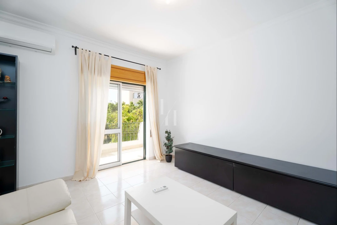 Apartamento T2 para Venda em Quarteira Foto 9