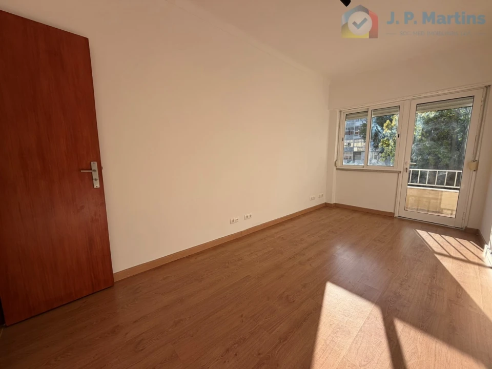 Apartamento T3 para Venda em Almada, Cova da Piedade, Pragal e Cacilhas Foto 29
