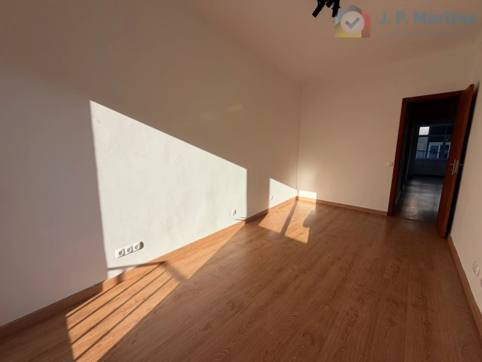 Apartamento T3 para Venda em Almada, Cova da Piedade, Pragal e Cacilhas Foto 30