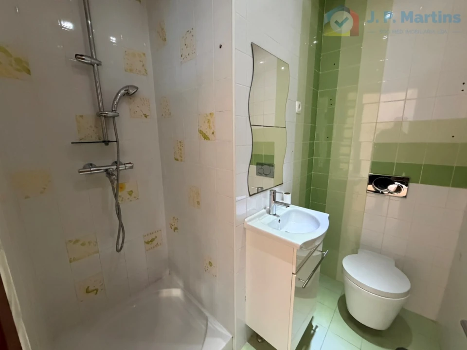 Apartamento T3 para Venda em Almada, Cova da Piedade, Pragal e Cacilhas Foto 25