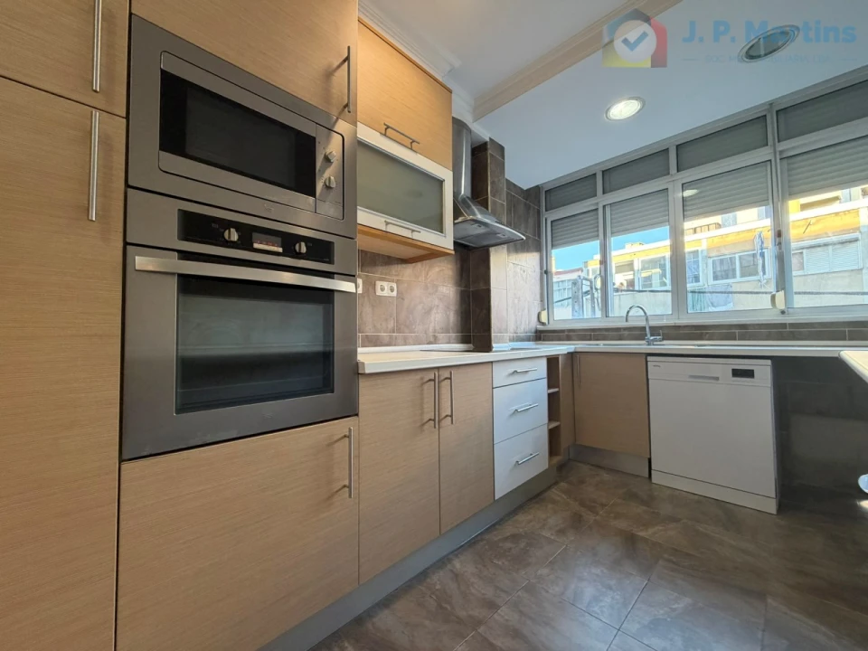 Apartamento T3 para Venda em Almada, Cova da Piedade, Pragal e Cacilhas Foto 9