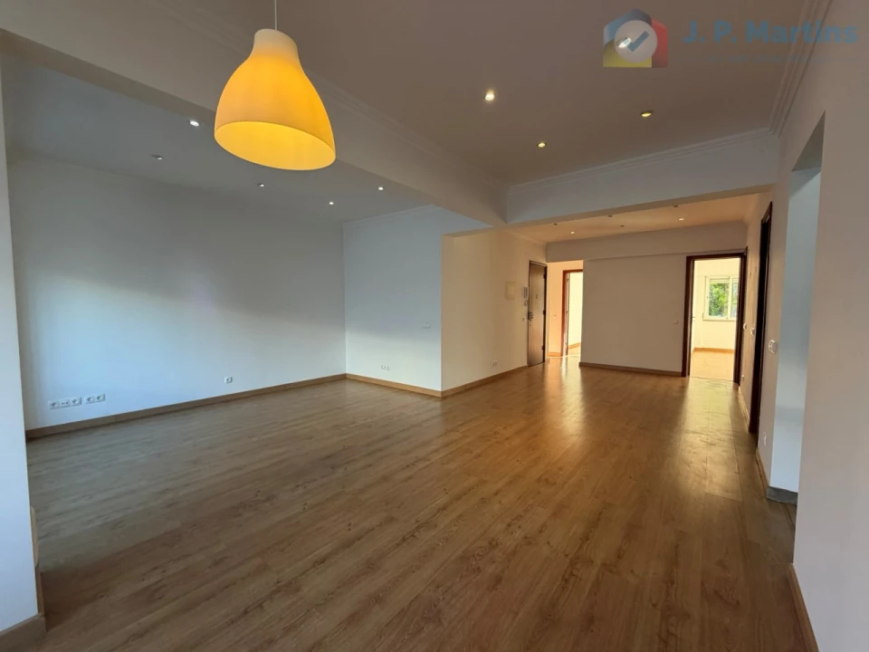 Apartamento T3 para Venda em Almada, Cova da Piedade, Pragal e Cacilhas Foto 1