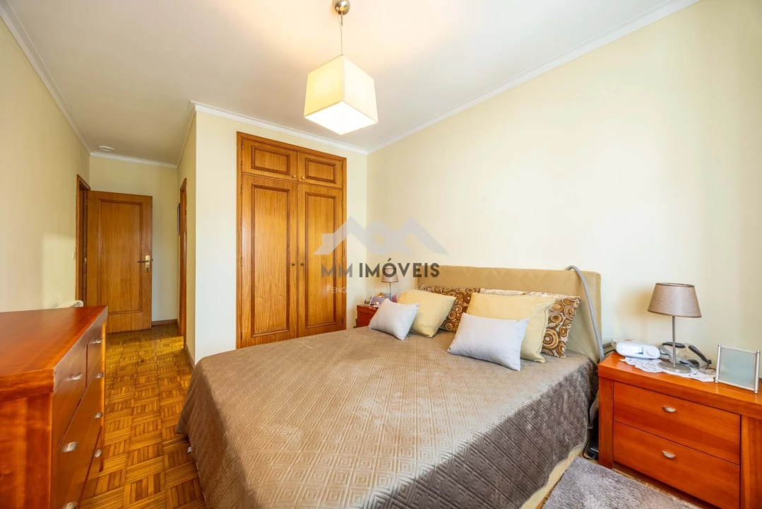Apartamento T2 para Venda em Cidade da Maia Foto 12
