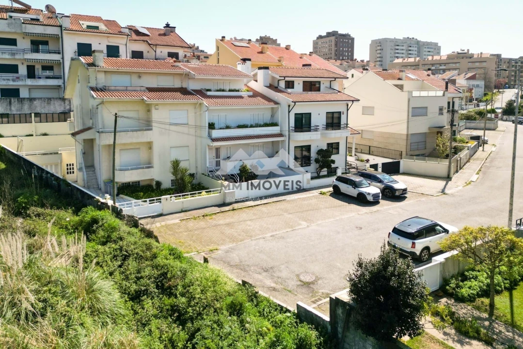 Moradia T4 para Venda em Santa Marinha e São Pedro da Afurada Foto 49