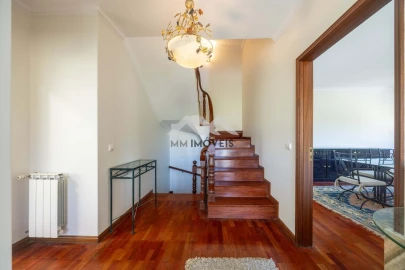 Moradia T4 para Venda em Santa Marinha e São Pedro da Afurada