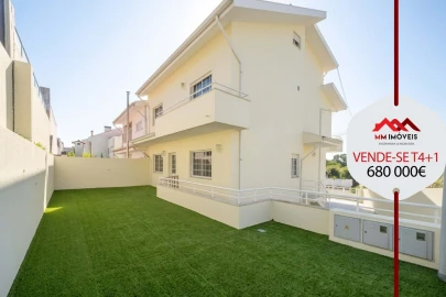 Moradia T4 para Venda em Santa Marinha e São Pedro da Afurada