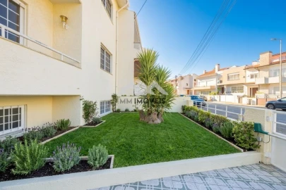 Moradia T4 para Venda em Santa Marinha e São Pedro da Afurada