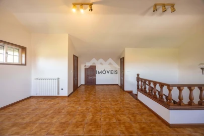 Moradia T4 para Venda em Santa Marinha e São Pedro da Afurada