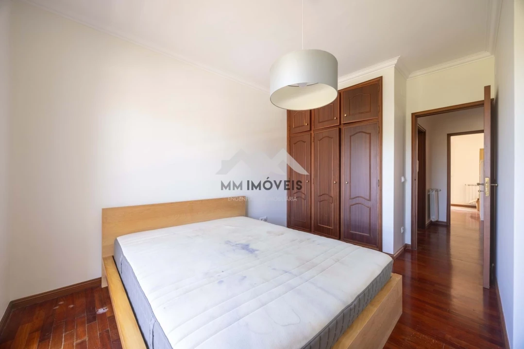 Moradia T4 para Venda em Santa Marinha e São Pedro da Afurada Foto 25