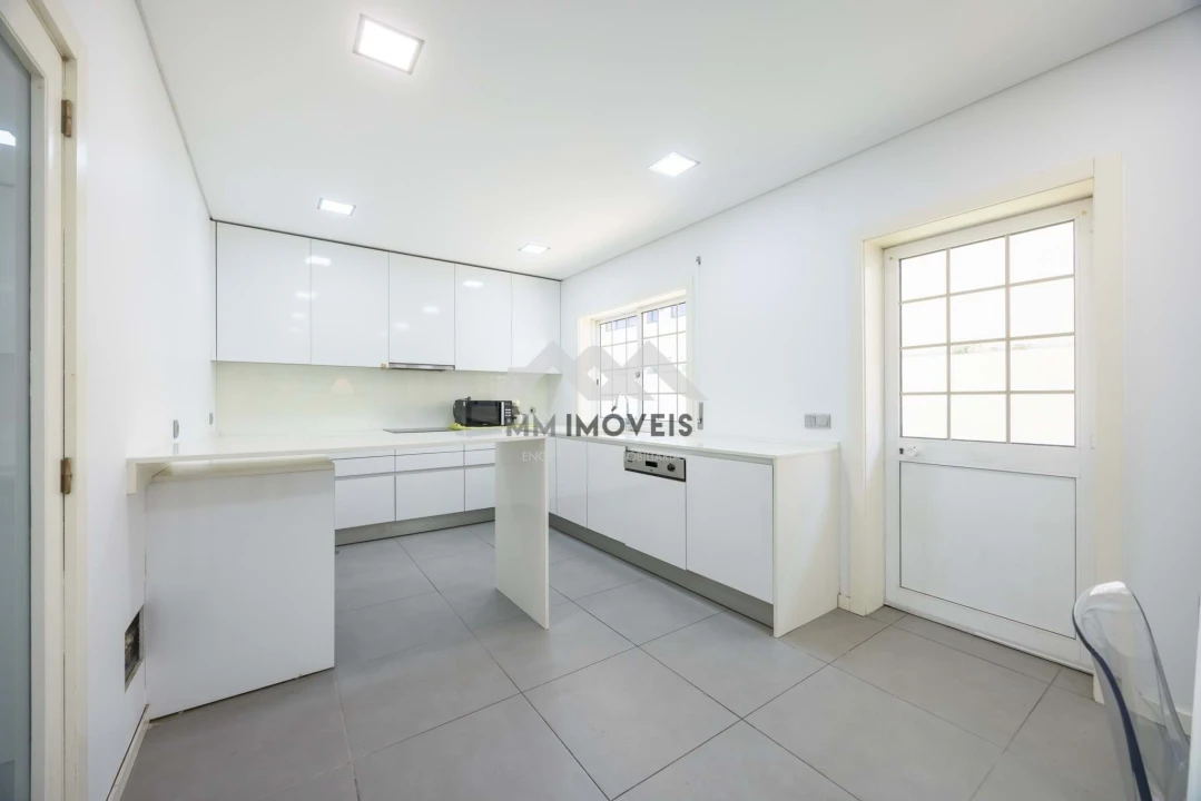 Moradia T4 para Venda em Santa Marinha e São Pedro da Afurada Foto 38