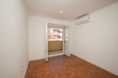 Apartamento T2 para Arrendamento em Venteira