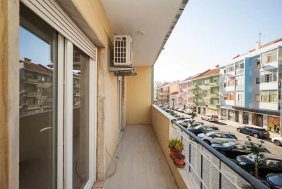 Apartamento T2 para Arrendamento em Venteira
