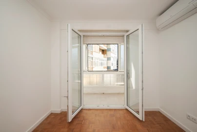 Apartamento T2 para Arrendamento em Venteira