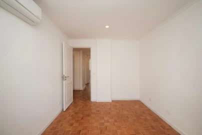 Apartamento T2 para Arrendamento em Venteira