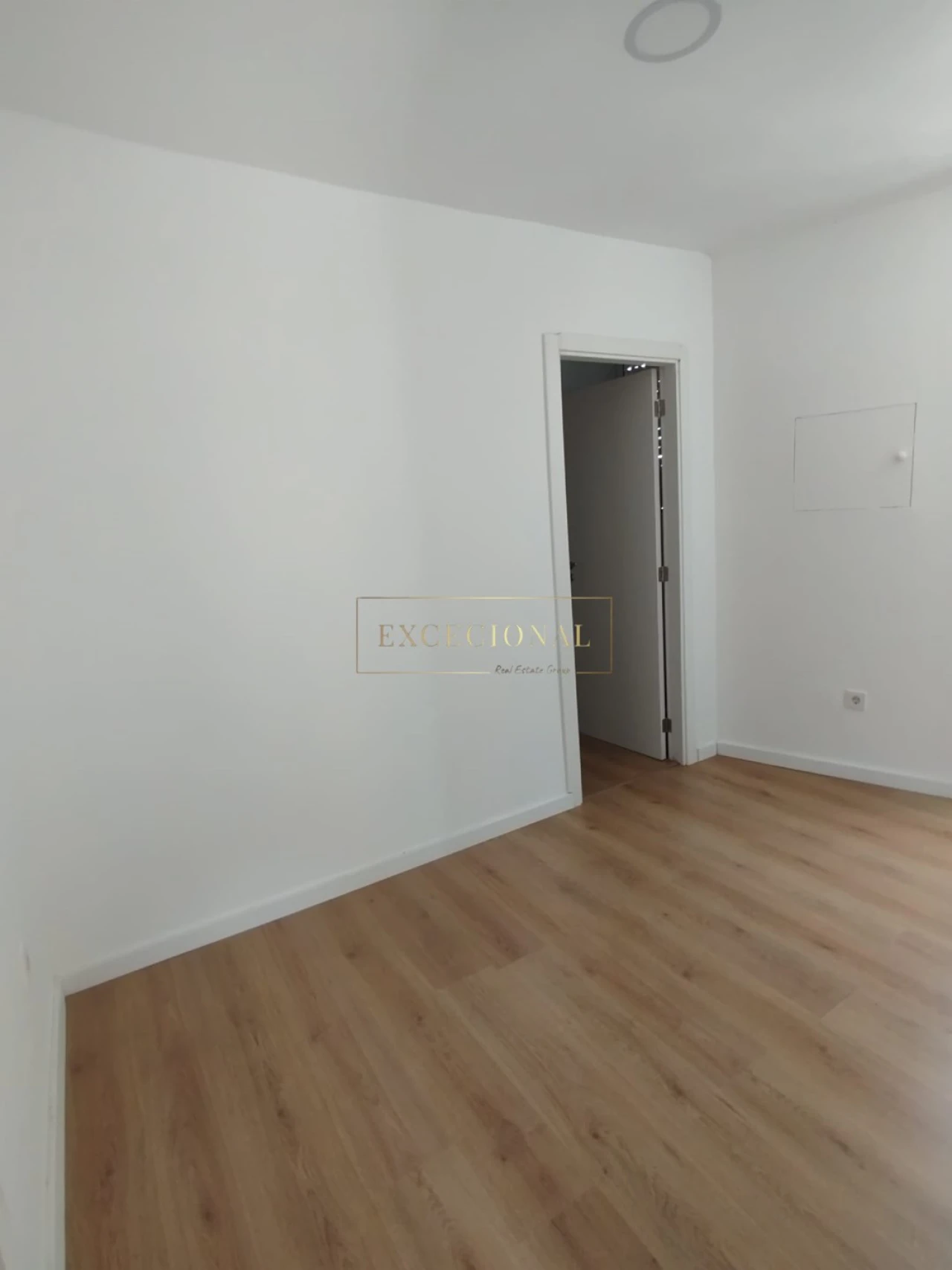 Moradia T6 para Venda em Santa Marinha e São Pedro da Afurada Foto 2