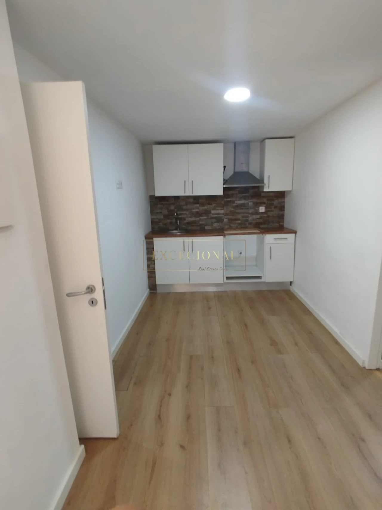 Moradia T6 para Venda em Santa Marinha e São Pedro da Afurada Foto 12