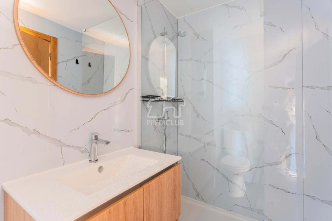 Apartamento T2 para Venda em Caniço Foto 2