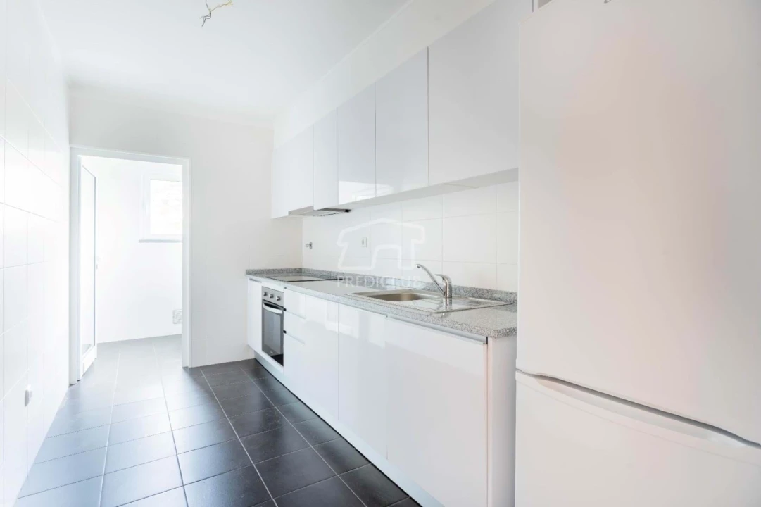 Apartamento T2 para Venda em Caniço Foto 12