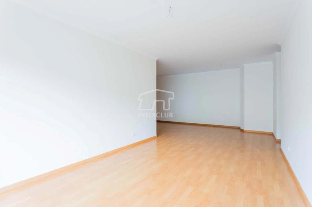 Apartamento T2 para Venda em Caniço Foto 7