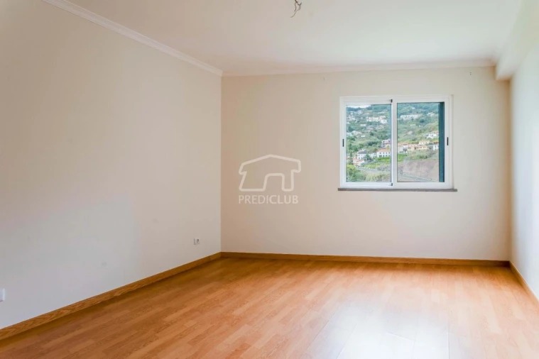 Apartamento T2 para Venda em Caniço Foto 4