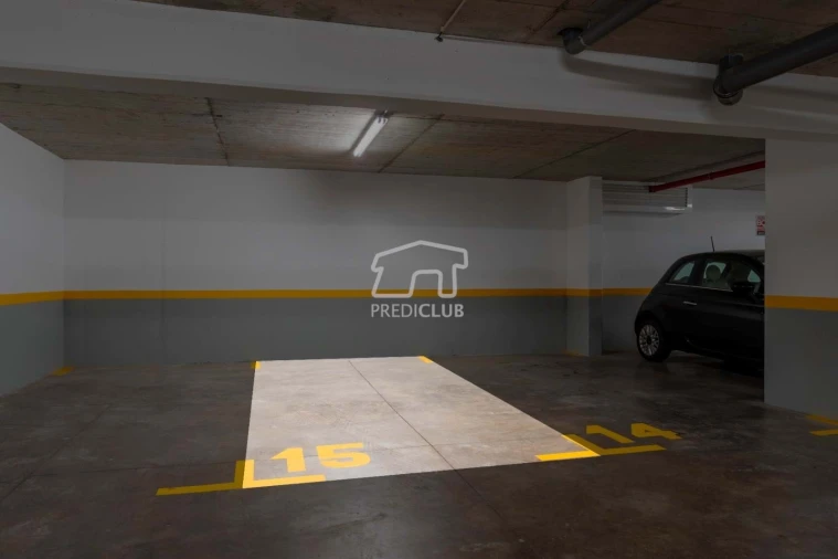 Apartamento T2 para Venda em Caniço Foto 18