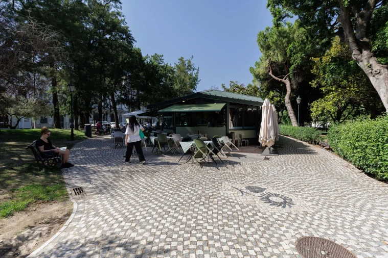 Apartamento T2 para Venda em Arroios Foto 29