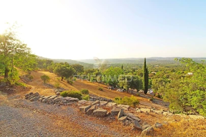 Moradia T3 para Venda em Santa Barbara de Nexe